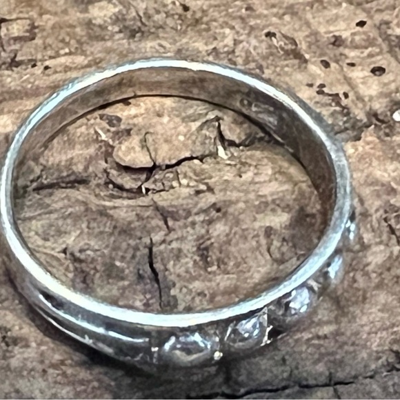 Unisex, Artisan Vintage Ring 925 Sterling Silver Dainty  Band Dotted 7.5 - Picture 7 of 9